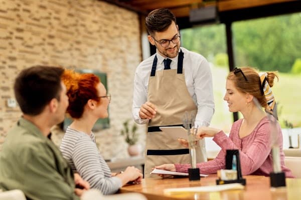 6 Powerful Strategies to Elevate Restaurant Customer Service in 2026
